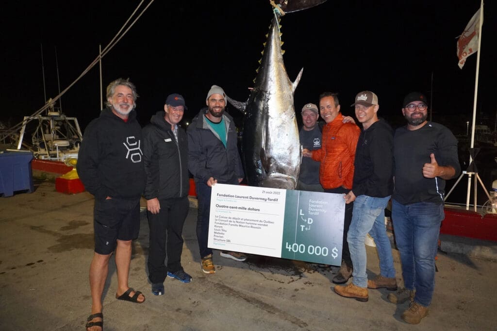 Gaspé 2022 Tuna Cheque Presentation